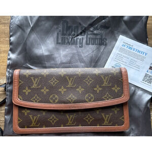 Louis Vuitton Monogram Pochette Dame Vintage Clutch Handbag 941 Classic Monogram